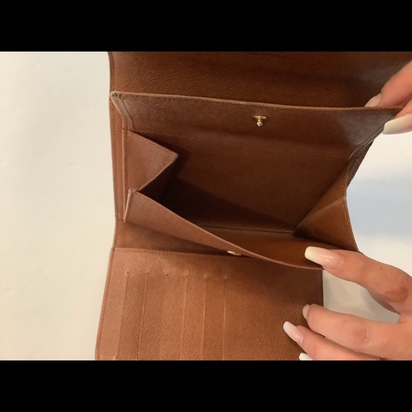 Louis Vuitton Wallet - Picture 6 of 7